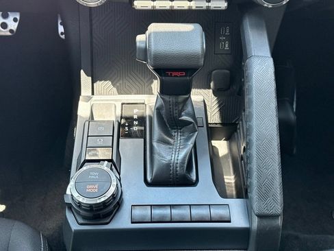 Used 2024 Toyota Tacoma TRD Sport AWD/4WD image 21
