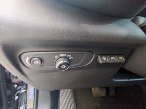 Used 2021 Buick Envision Essence w/ Technology Package I AWD/4WD image 12
