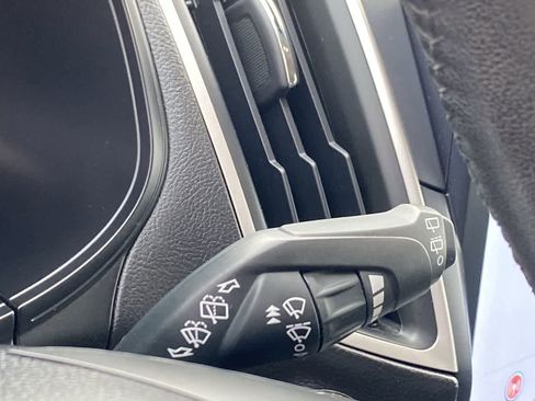 Used 2022 Ford Edge SEL image 23