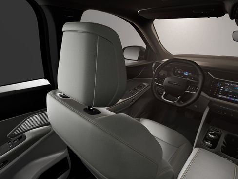 New 2026 Jeep Cherokee Limited image 8