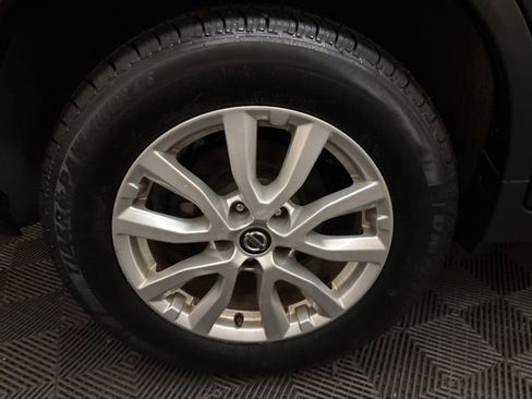 Used 2020 Nissan Rogue SV image 21