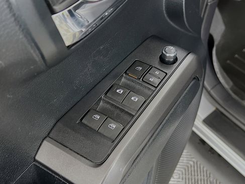 Used 2016 Toyota Tacoma TRD Sport image 20