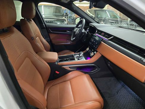 Used 2025 Jaguar F-PACE R-Dynamic S image 12