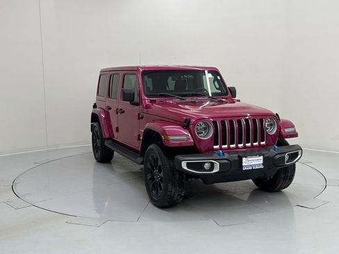 Used 2022 Jeep Wrangler Unlimited Sahara w/ Cold Weather Group image 7