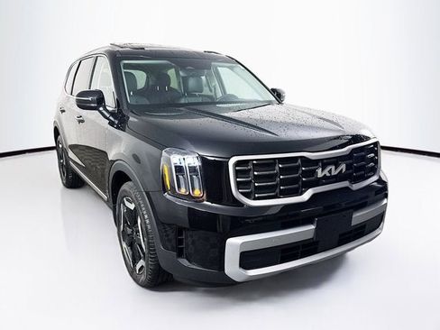 New 2025 Kia Telluride S image 3
