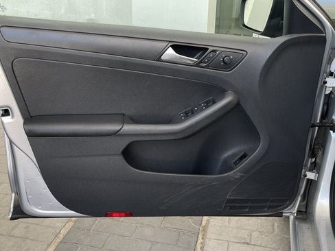 Used 2016 Volkswagen Jetta S FWD image 9