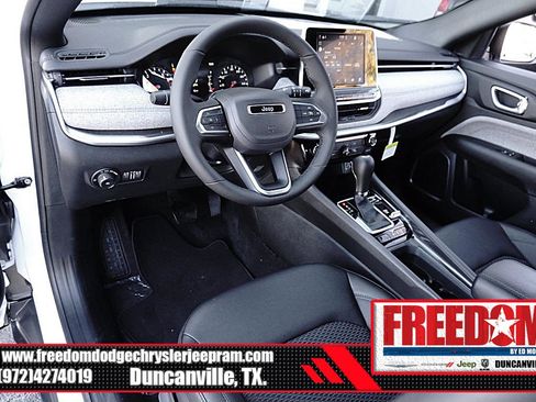 New 2026 Jeep Compass Latitude image 10