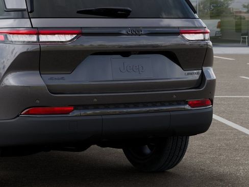 New 2025 Jeep Grand Cherokee Limited w/ Black Appearance Package AWD/4WD image 14