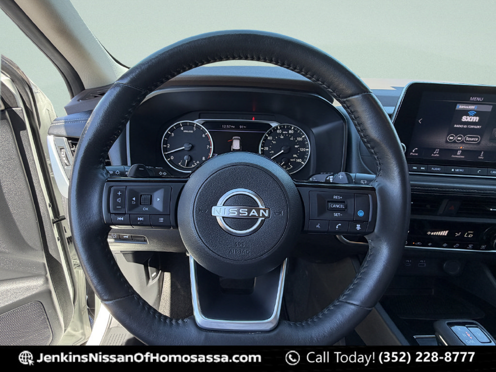 Used 2023 Nissan Rogue SV w/ SV Premium B Package FWD image 43