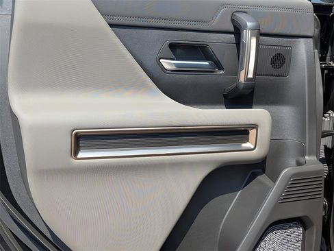 New 2025 GMC Hummer EV 2X image 12