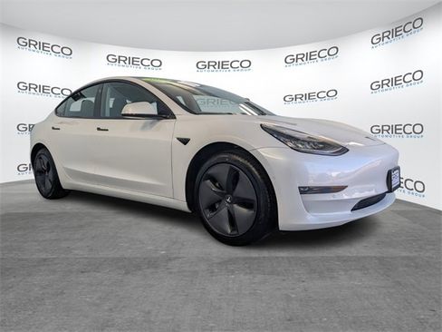 Used 2019 Tesla Model 3 Standard Range image 1