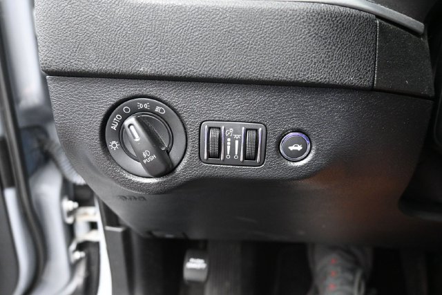 Used 2022 Dodge Charger SXT w/ Driver Convenience Group RWD image 29