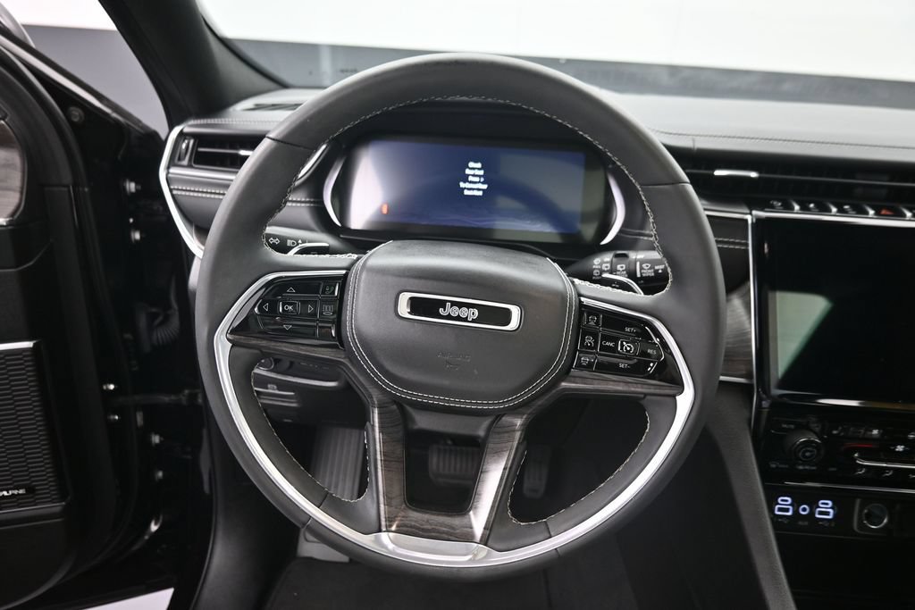 Used 2023 Jeep Grand Cherokee L Overland AWD/4WD image 24