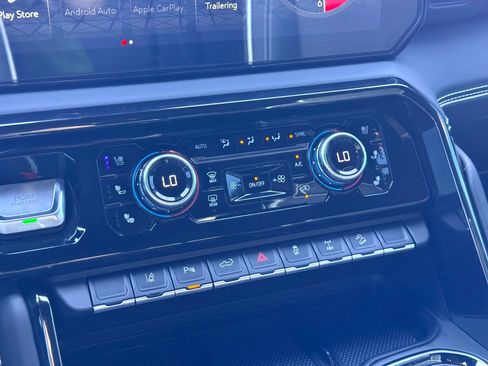 Used 2025 GMC Sierra 2500 AT4X image 33