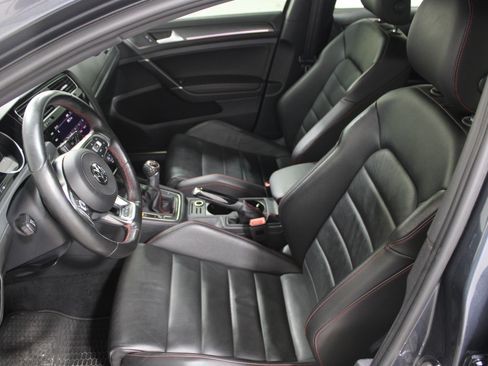 Used 2021 Volkswagen GTI SE image 3