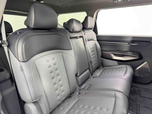 Used 2024 Kia EV9 Wind image 39