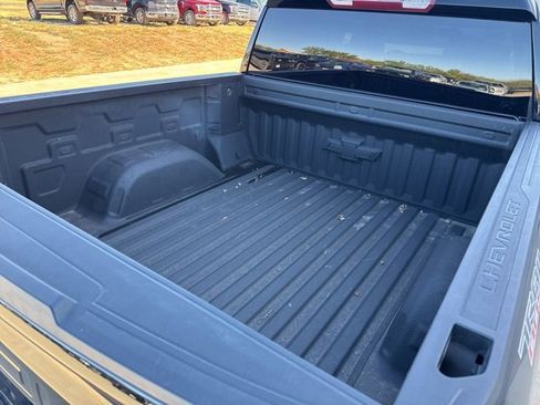 Used 2021 Chevrolet Silverado 1500 LT Trail Boss w/ Bed Protection Package image 10