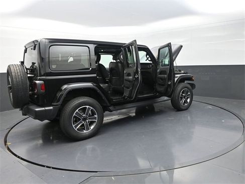 Used 2023 Jeep Wrangler Unlimited Sahara w/ Cold Weather Group image 41