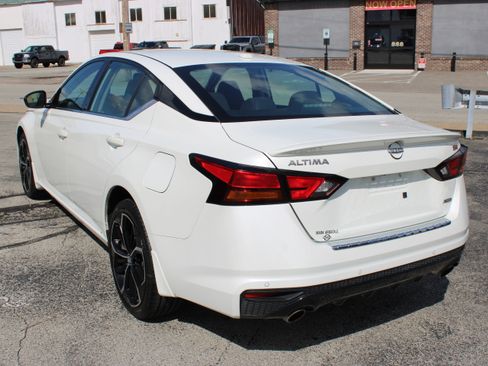 Certified 2023 Nissan Altima 2.5 SR w/ SR Premium Package AWD/4WD image 3