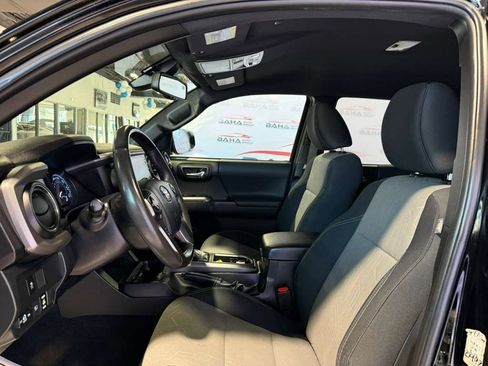 Used 2023 Toyota Tacoma TRD Off-Road image 28