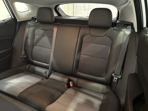Used 2025 Chevrolet Trax LT w/ Driver Confidence Package FWD image 3