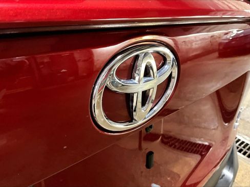 Certified 2022 Toyota RAV4 LE image 28