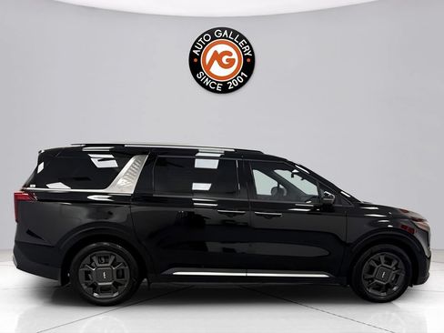 Used 2025 Kia Carnival SX FWD image 8
