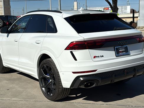 New 2026 Audi RS Q8 performance image 5