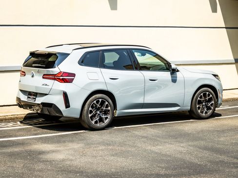 Used 2025 BMW X3 xDrive30i w/ Premium Package AWD/4WD image 8