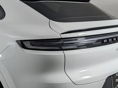 New 2026 Porsche Cayenne Coupe AWD/4WD image 16