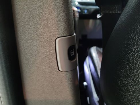 Used 2018 Dodge Grand Caravan SXT image 47