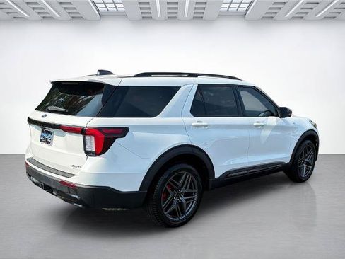 Certified 2025 Ford Explorer ST-Line w/ Premium Package AWD/4WD image 3