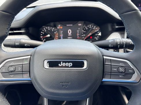 Used 2022 Jeep Compass Latitude FWD image 20