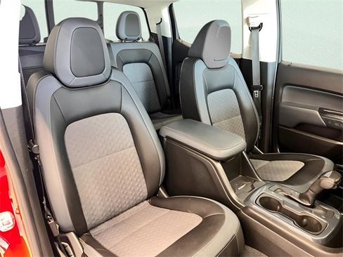 Used 2020 Chevrolet Colorado Z71 image 12