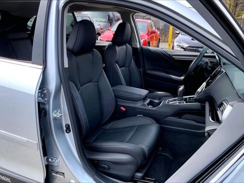 Used 2025 Subaru Outback Touring image 7