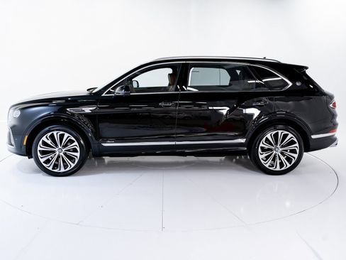 New 2025 Bentley Bentayga Extended Wheelbase image 2