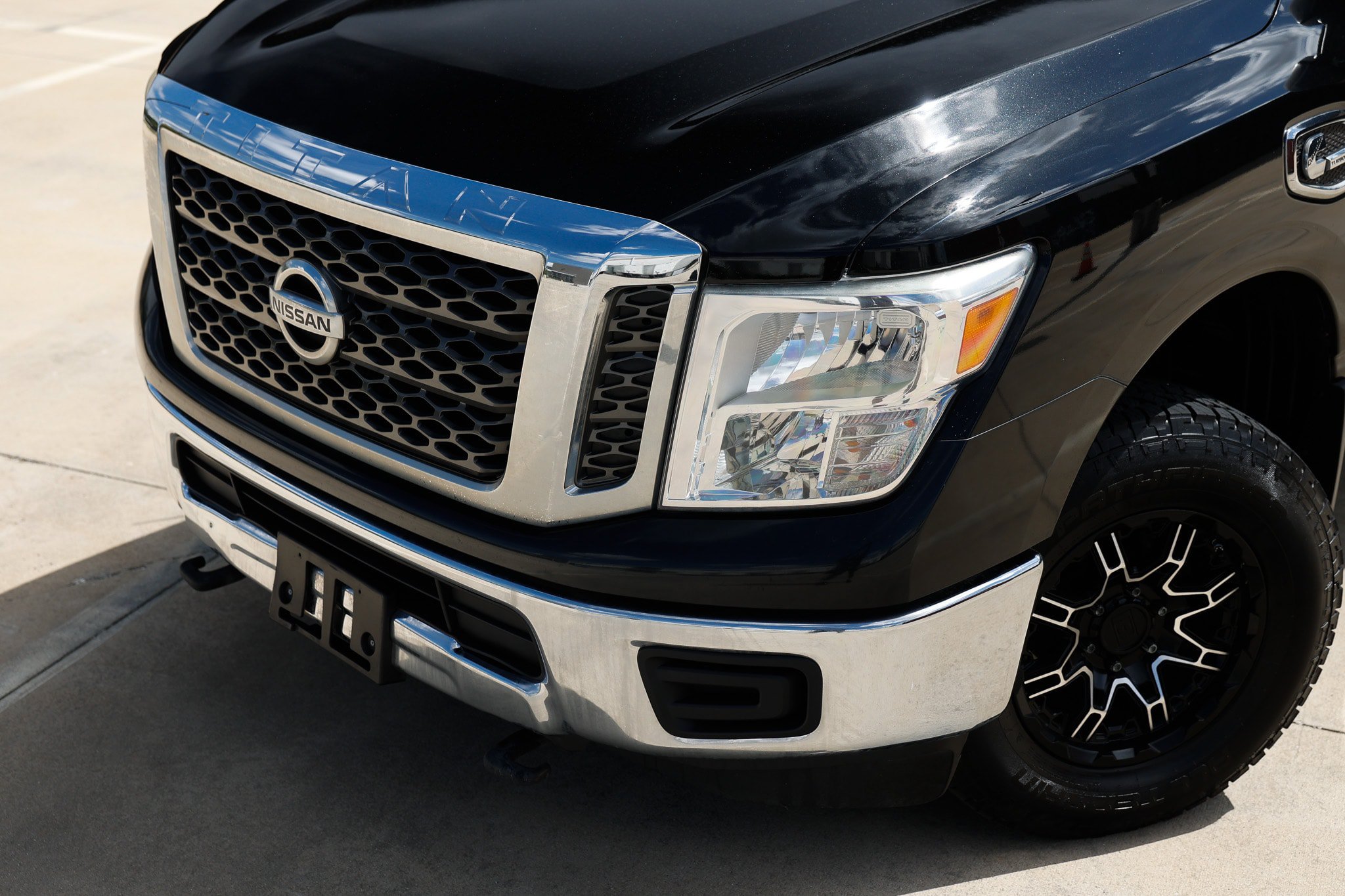 Used 2017 Nissan Titan SV AWD/4WD image 37