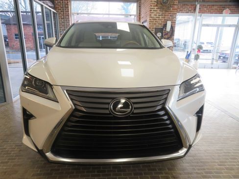 Used 2018 Lexus RX 350L FWD image 2