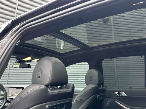 Used 2022 BMW X5 xDrive40i w/ Executive Package image 17