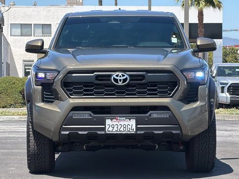 Used 2025 Toyota Tacoma TRD Off-Road w/ TRD Off Road Upgrade Package AWD/4WD image 11