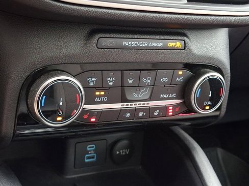Certified 2022 Ford Escape SE w/ SE Sport Appearance Package AWD/4WD image 18