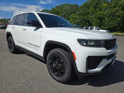 New 2026 Jeep Grand Cherokee Altitude
