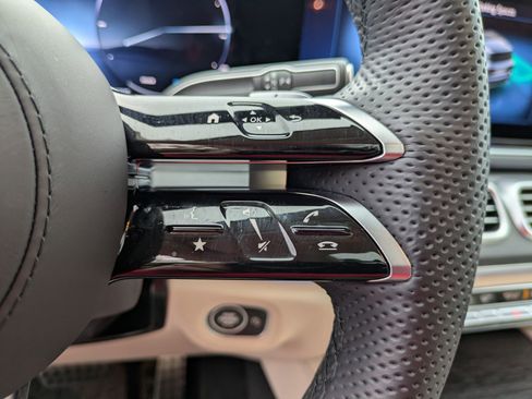 Used 2024 Mercedes-Benz GLS 450 4MATIC image 18