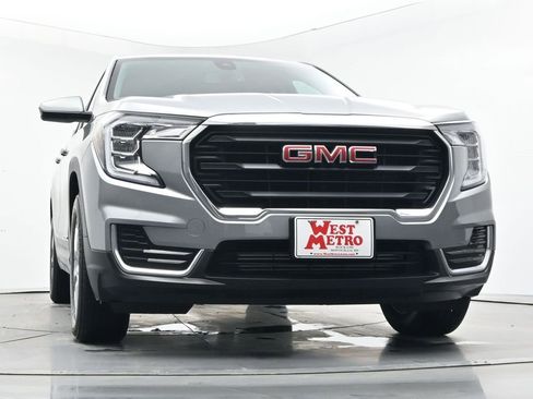 Certified 2024 GMC Terrain SLE image 29