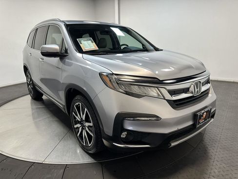 Used 2020 Honda Pilot Touring image 2