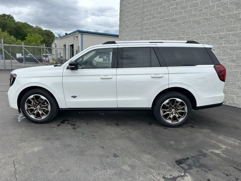 Used 2025 Ford Expedition King Ranch AWD/4WD image 4