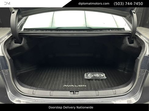 Used 2016 Toyota Avalon Limited w/ Toyota Safety Sense Package image 43