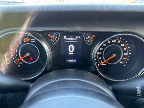 Used 2019 Jeep Wrangler Unlimited Sport S AWD/4WD image 11