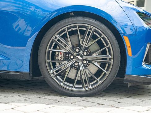 Used 2018 Chevrolet Camaro ZL1 RWD image 15