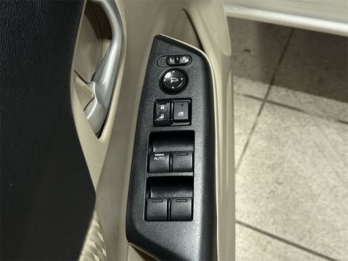 Used 2015 Honda Civic SE image 22